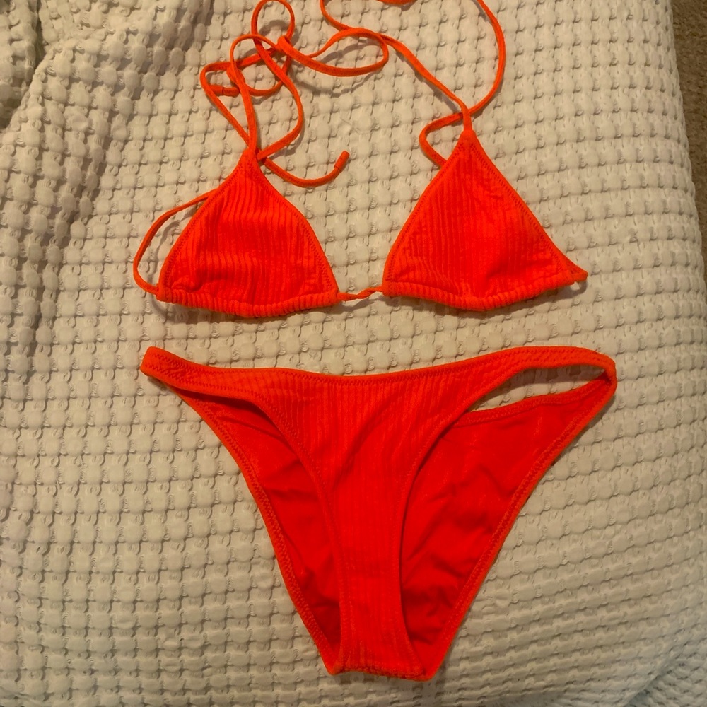Red triangl bikini